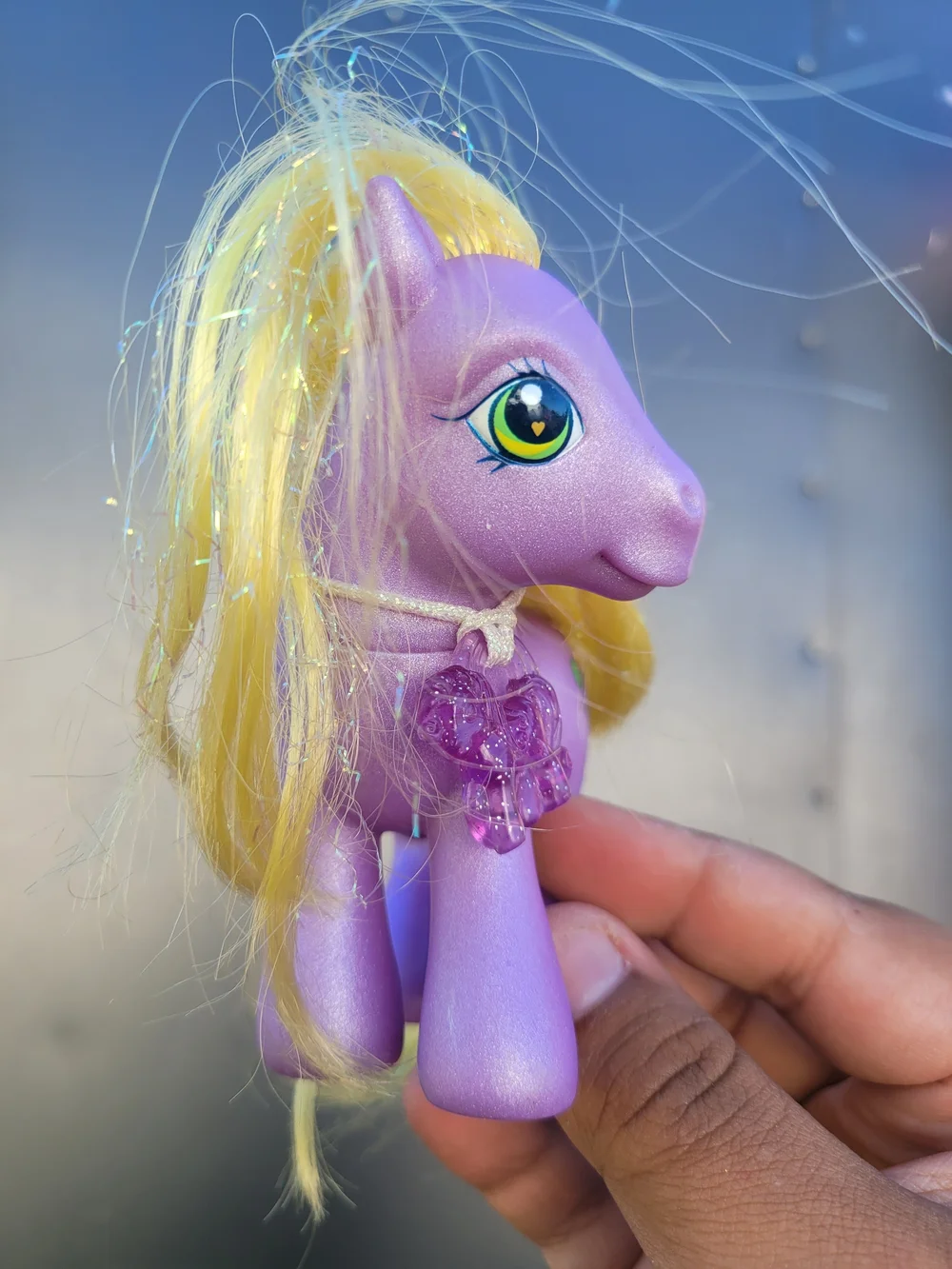 MLP My Little Pony G3 Daisy Jo With Necklace Charm Hasbro